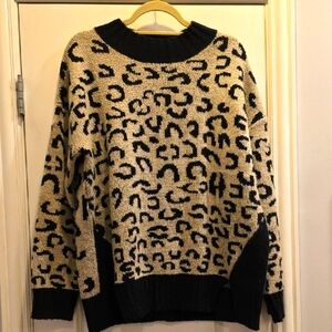 NWOT DAVI & DANI Black and Creamy Gray Leopard Sweater